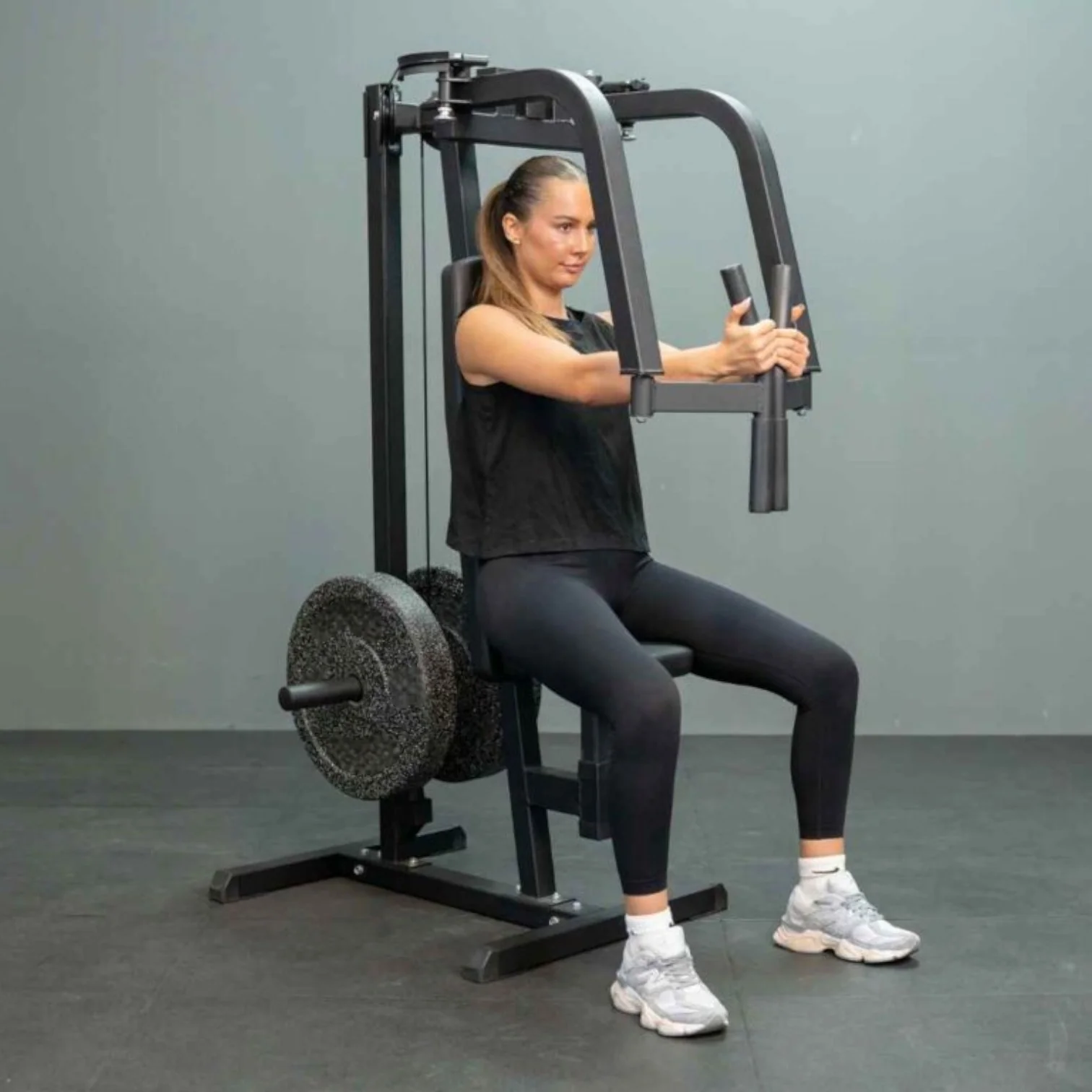 GymSets Pec Fly & Reverse Delt Machine - Image 2